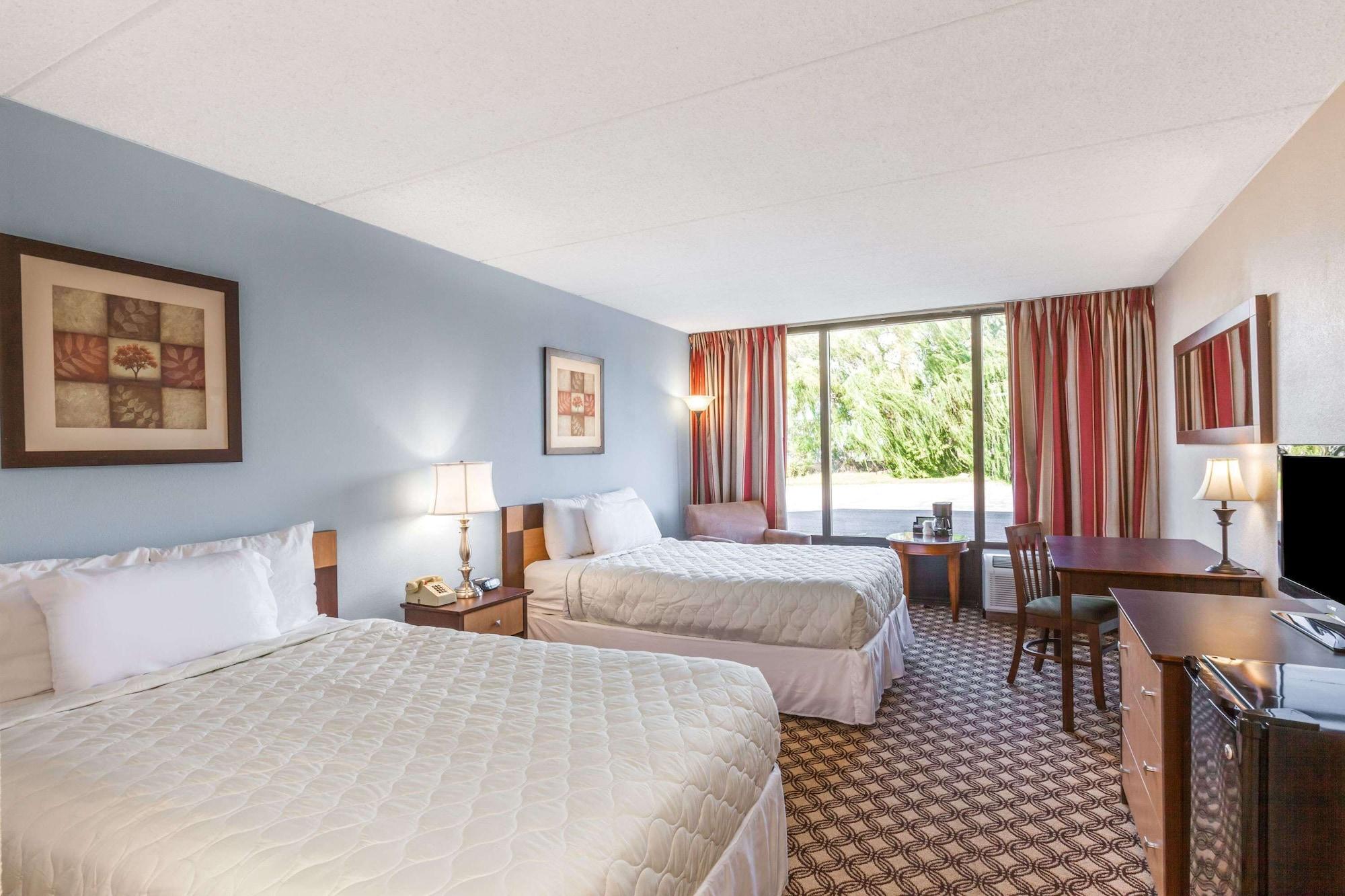 Days Inn Syracuse Восток Сиракьюс Экстерьер фото