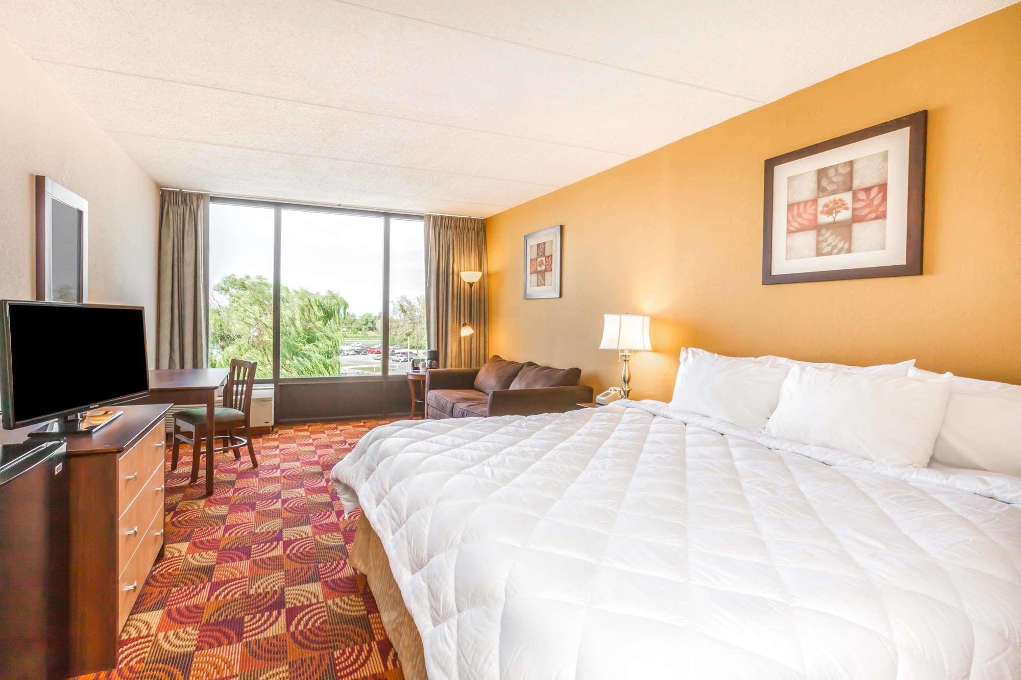 Days Inn Syracuse Восток Сиракьюс Экстерьер фото