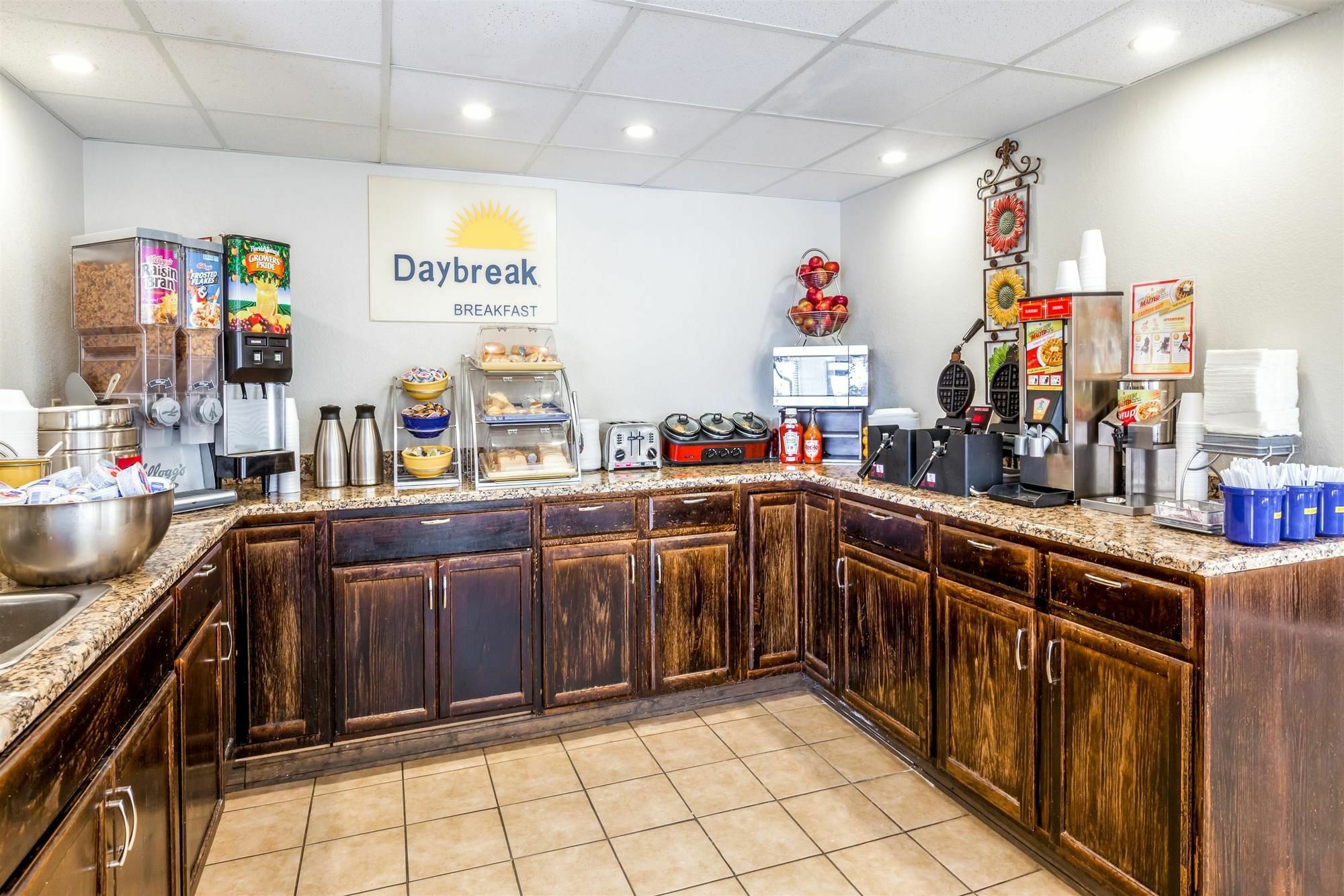Days Inn Syracuse Восток Сиракьюс Экстерьер фото