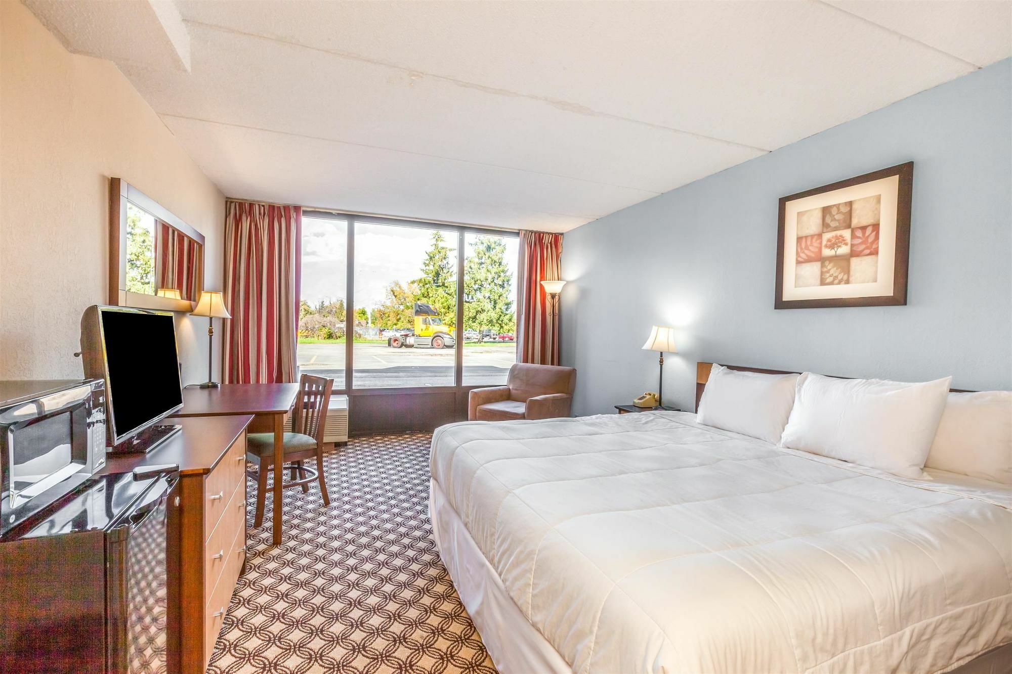 Days Inn Syracuse Восток Сиракьюс Экстерьер фото